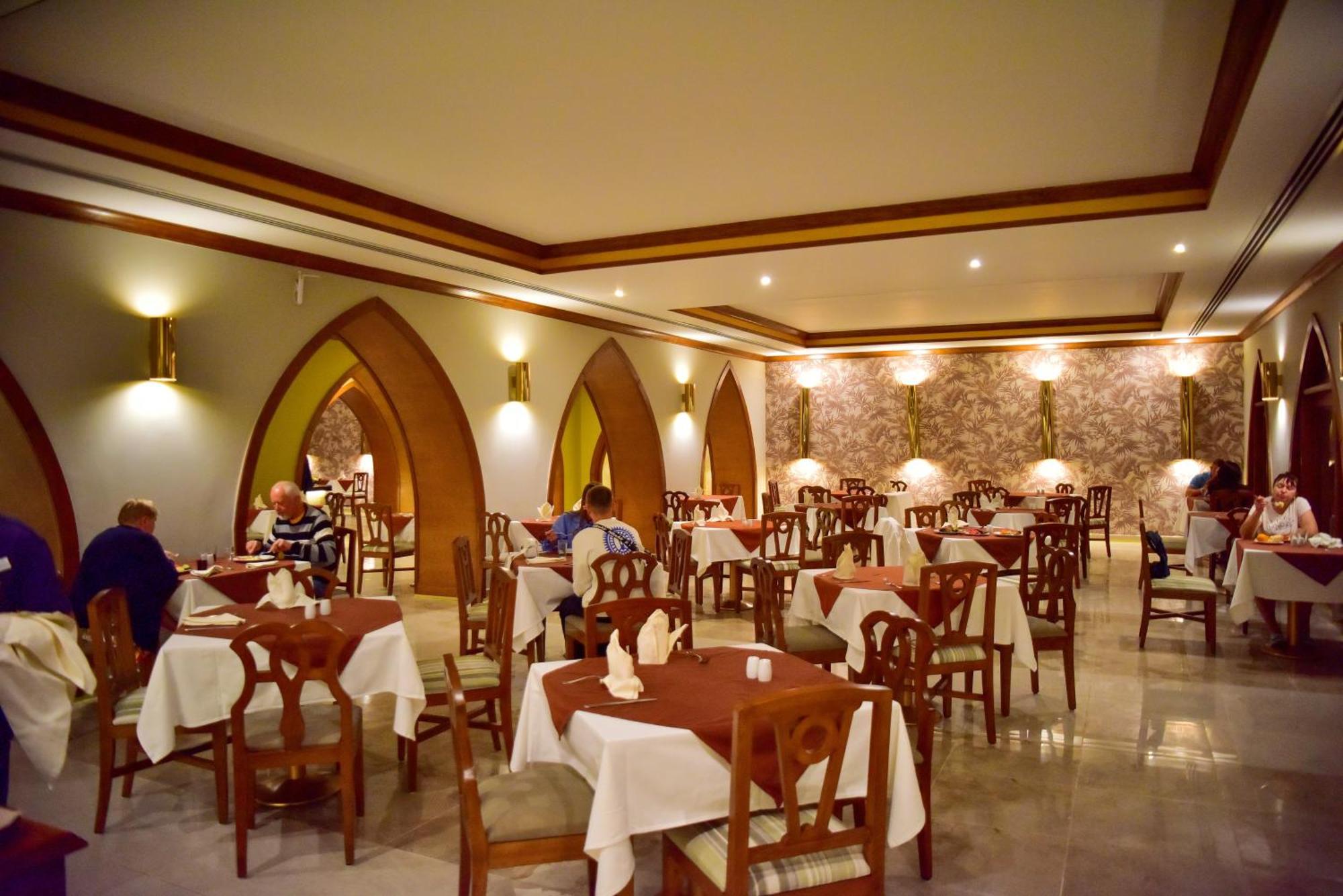 The Grand Hotel Sharm El Sheikh 외부 사진 The restaurant at the hotel
